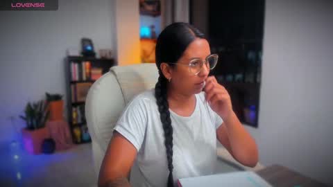 Alejandra  online show from 02.18.25