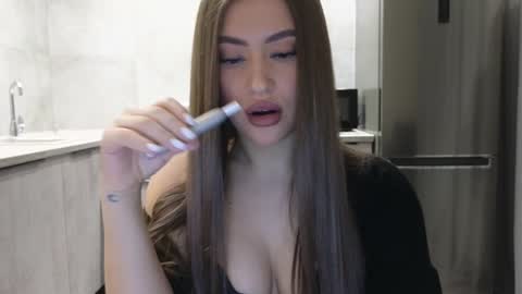 EvaAnna online show from 02.04.25