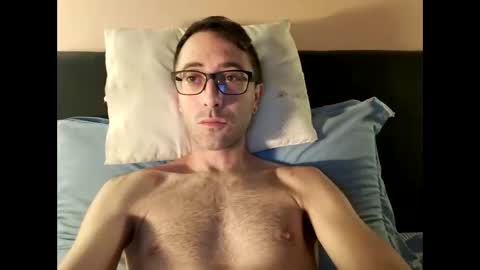 Snapshot of killua1993 chatting on 10.01.25 kingstoned online show from 10.01.25