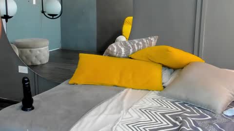 Kim online show from 12.31.24