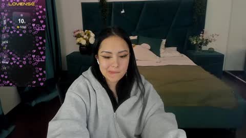 Kim online show from 12.22.24