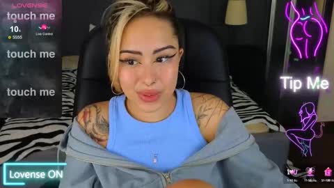 Kim online show from 10.17.25