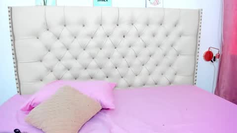 Snapshot of kim_eli chatting on 12.28.24 kim_eli online show from 12.28.24