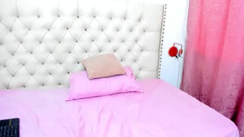 Snapshot of kim_eli chatting on 12.30.24 kim_eli online show from 12.30.24