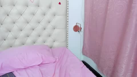 Snapshot of kim_eli chatting on 03.11.25 kim_eli online show from 03.11.25