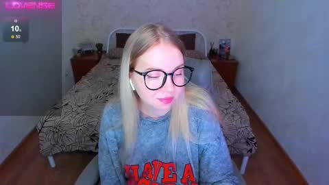 Snapshot of kim_girl_next_door chatting on 01.18.26 KIM online show from 01.18.26