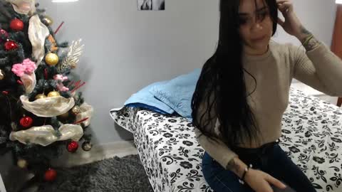 Kim  Yuk online show from 12.21.24