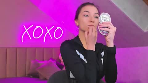 kimberlly_smith online show from 11.08.25