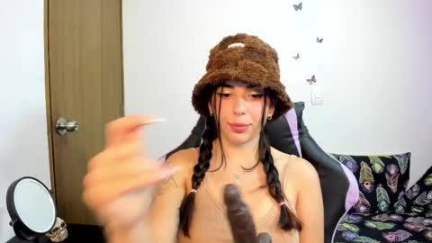 Snapshot of kimberly0825 chatting on 02.01.26 kamila online show from 02.01.26