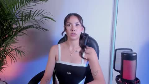 Snapshot of kimberly1fox chatting on 02.11.26 Kim online show from 02.11.26