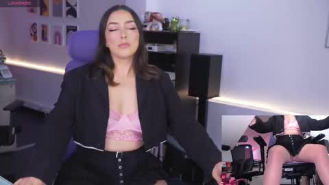 Kimberly 1200-1900 GMT-5 online show from 02.24.26