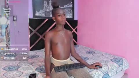 Snapshot of kimberly_ebonny chatting on 12.15.25 kimberly_ebonny online show from 12.15.25