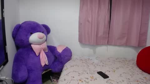 Snapshot of kimberly_slim chatting on 09.09.25 Kim online show from 09.09.25