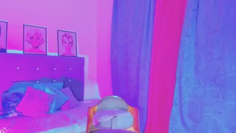 Your Queen KIM online show from 12.26.24