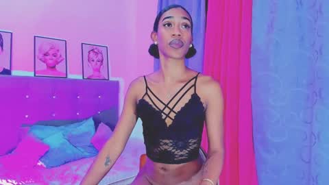 Your Queen KIM online show from 01.04.25