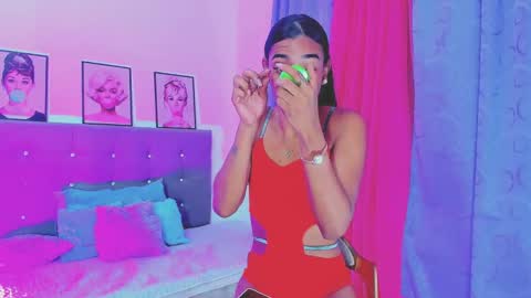 Your Queen KIM online show from 01.05.25