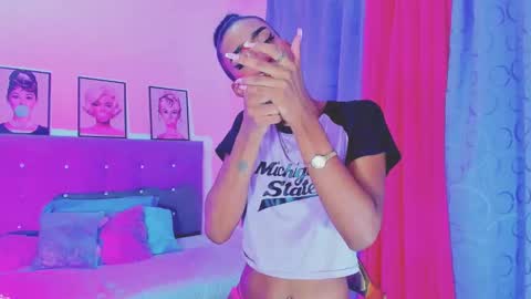 Your Queen KIM online show from 01.26.25