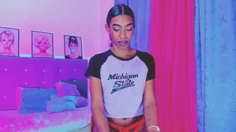 Your Queen KIM online show from 01.28.25