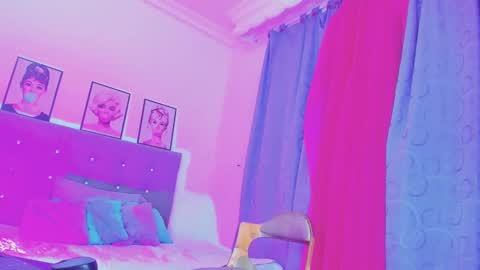 Your Queen KIM online show from 02.12.25