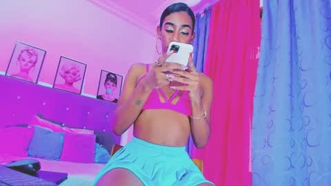 Your Queen KIM online show from 02.16.25