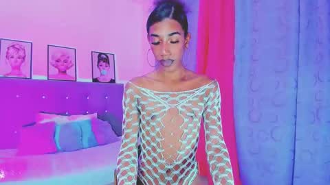 Your Queen KIM online show from 02.18.25