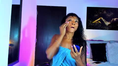 Snapshot of kimberlybanks2 chatting on 01.12.25 Kimberly Banks online show from 01.12.25