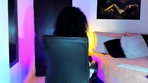 Snapshot of kimberlybanks2 chatting on 01.25.25 Kimberly Banks online show from 01.25.25