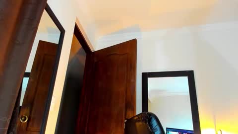 Kimberly Banks online show from 01.13.26