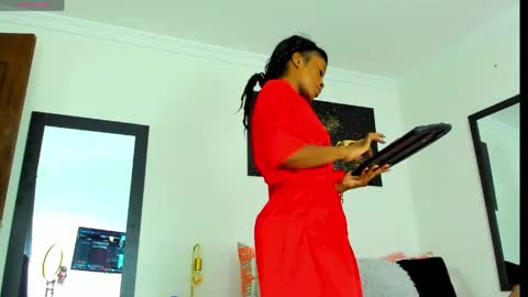 Snapshot of kimberlybanks2 chatting on 05.17.26 Kimberly Banks online show from 05.17.26