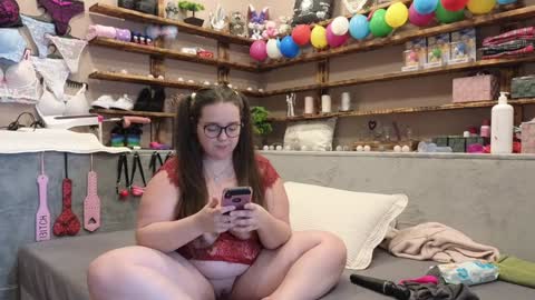 Snapshot of kimberlycaprice chatting on 02.07.25 kimberlycaprice online show from 02.07.25