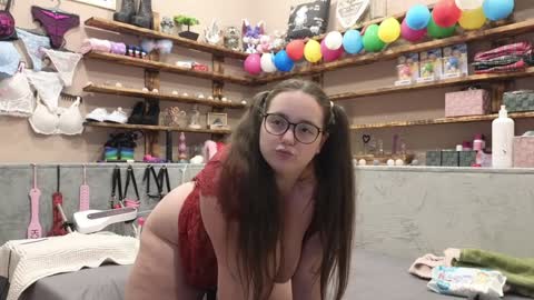 Snapshot of kimberlycaprice chatting on 02.07.25 kimberlycaprice online show from 02.07.25