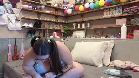 Snapshot of kimberlycaprice chatting on 02.08.25 kimberlycaprice online show from 02.08.25