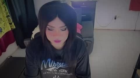 Snapshot of kimberlygati2 chatting on 05.11.26 Kimberly Polizzi online show from 05.11.26