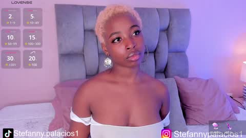 Snapshot of kimberlylenox chatting on 01.23.25 Queen Kim online show from 01.23.25