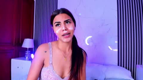 Kimberly Loren online show from 10.11.25