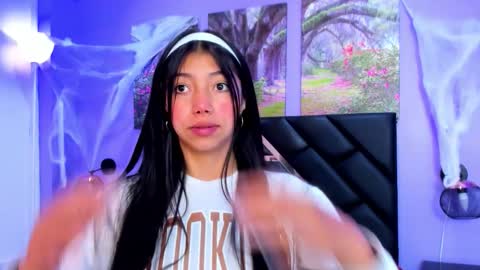 Kimberly Villalobos online show from 10.21.25