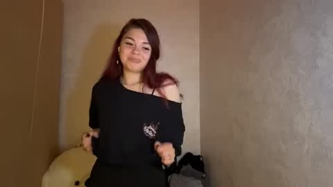 Snapshot of kimbraoehlenschlage chatting on 06.14.26 Bella online show from 06.14.26