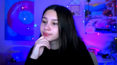 Snapshot of kimclarks chatting on 09.29.25 kimclarks online show from 09.29.25