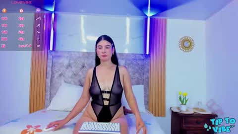 Snapshot of kimdavies chatting on 11.07.25 KAREN online show from 11.07.25