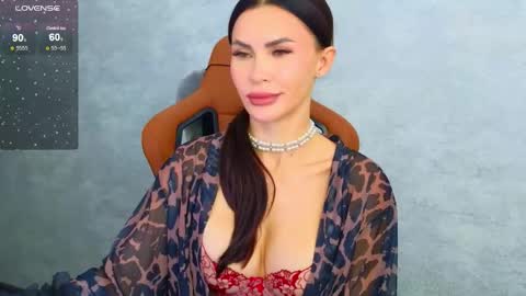 KIm online show from 10.19.25