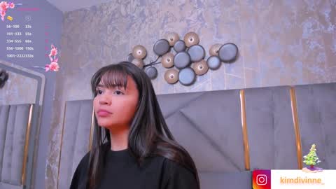 Snapshot of kimdevinne chatting on 12.11.24 KIM online show from 12.11.24