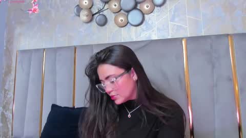 Snapshot of kimdevinne chatting on 02.28.25 KIM online show from 02.28.25