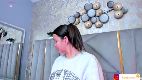 Snapshot of kimdevinne chatting on 10.04.25 KIM online show from 10.04.25