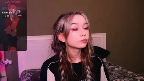 Kimiko online show from 11.30.25