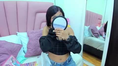 kimluna1 online show from 12.21.25