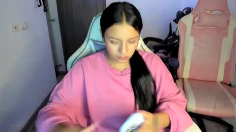 Snapshot of kimmi_foxy chatting on 09.22.25 kimmi online show from 09.22.25