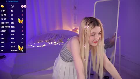 Snapshot of kimmie_shine chatting on 01.18.25 Your Kimmie follow me online show from 01.18.25