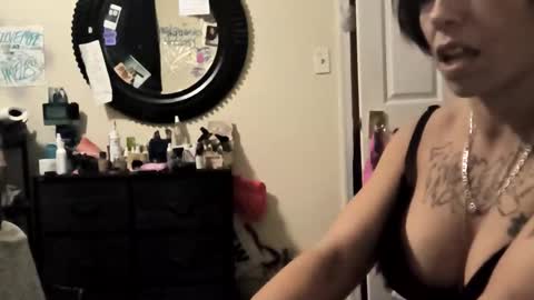 kimmiemode online show from 10.15.25