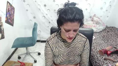 Snapshot of kimmy_sander1 chatting on 12.31.24 Kimmy online show from 12.31.24