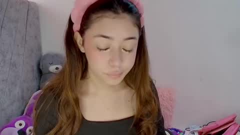 Snapshot of kimmy_veggaa chatting on 10.09.25 kimm online show from 10.09.25